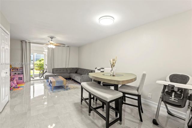 400 SE 10th St 103, Deerfield Beach, FL 33441