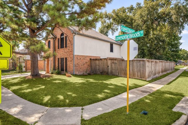 6923 Lonesome Woods Trail, Humble, TX 77346