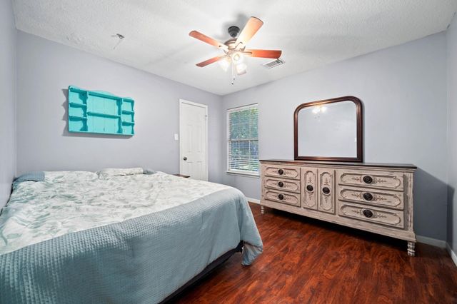 6923 Lonesome Woods Trail, Humble, TX 77346