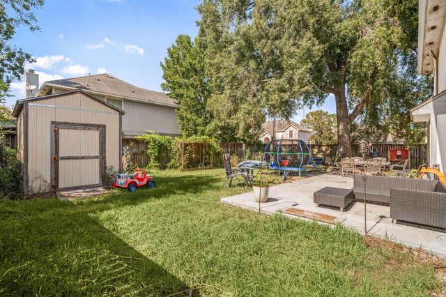 6923 Lonesome Woods Trail, Humble, TX 77346