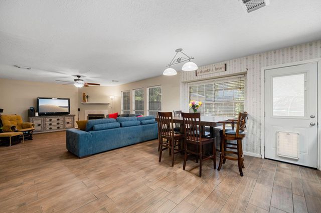 6923 Lonesome Woods Trail, Humble, TX 77346