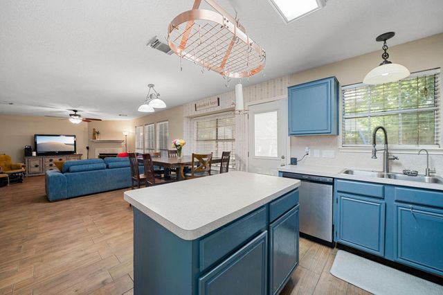 6923 Lonesome Woods Trail, Humble, TX 77346