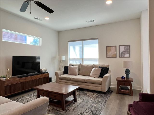 2823 Stanley Avenue, Fort Worth, TX 76110