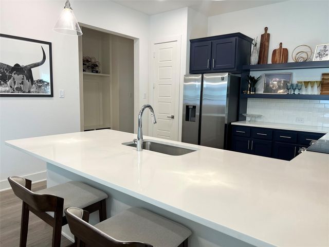 2823 Stanley Avenue, Fort Worth, TX 76110