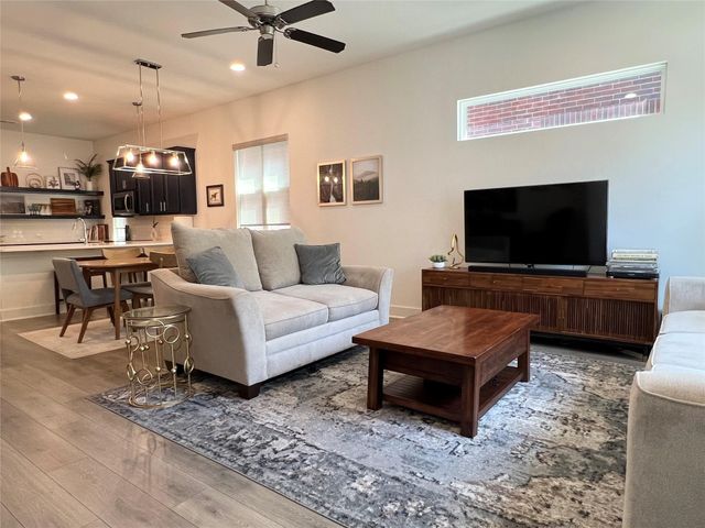 2823 Stanley Avenue, Fort Worth, TX 76110