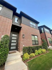 2823 Stanley Avenue, Fort Worth, TX 76110