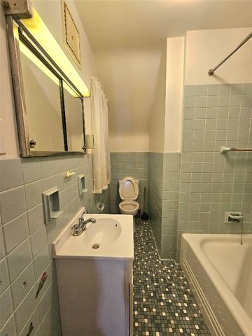 323 W 7TH Street, Erie, PA 16502