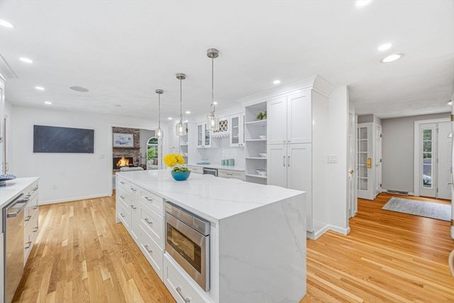106 Colonial Drive, Andover, MA 01810