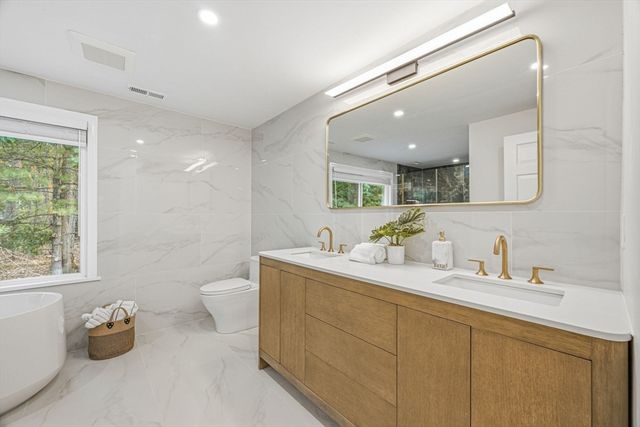 106 Colonial Drive, Andover, MA 01810