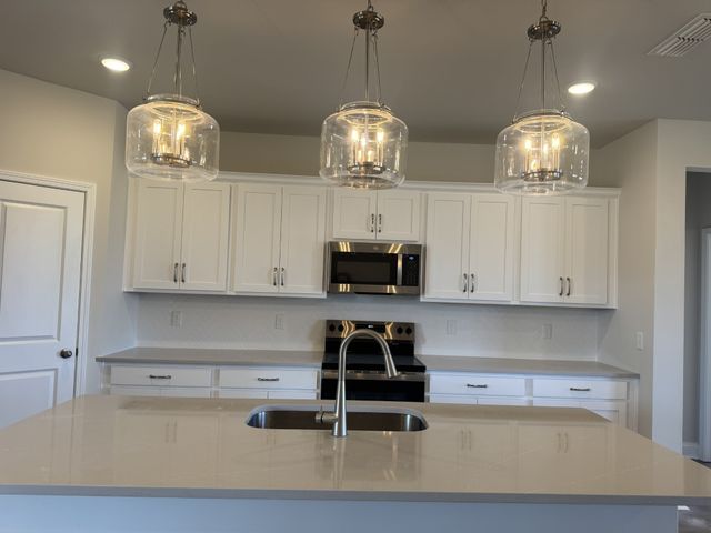 136 Dahlia Dr, La Vergne, TN 37086