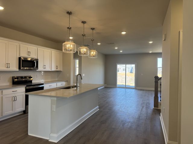 136 Dahlia Dr, La Vergne, TN 37086