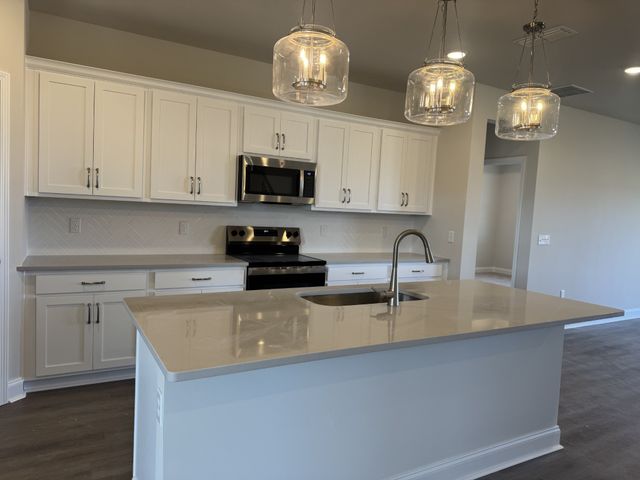 136 Dahlia Dr, La Vergne, TN 37086