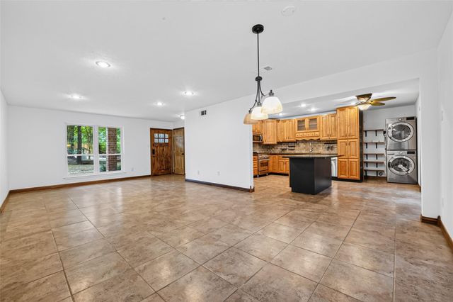 2716 Echo Street, The Woodlands, TX 77380