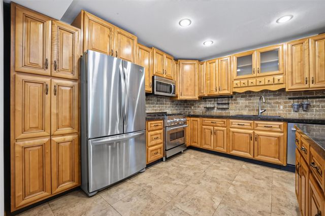 2716 Echo Street, The Woodlands, TX 77380
