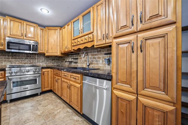 2716 Echo Street, The Woodlands, TX 77380