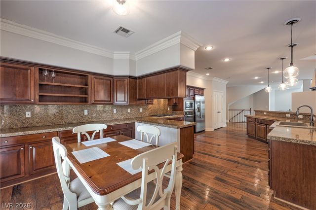 7480 Grassy Field Court, Las Vegas, NV 89131