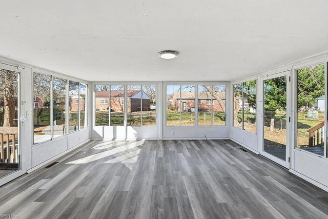 18 Fort Worth ST, Hampton, VA 23669