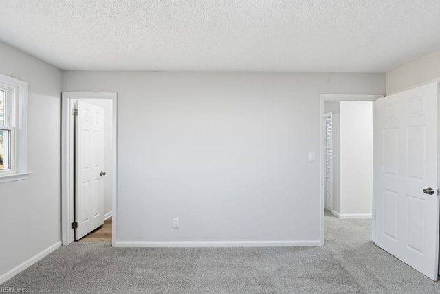 18 Fort Worth ST, Hampton, VA 23669