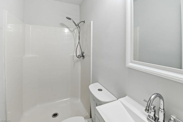 18 Fort Worth ST, Hampton, VA 23669