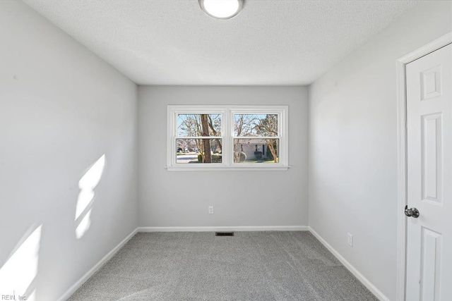 18 Fort Worth ST, Hampton, VA 23669