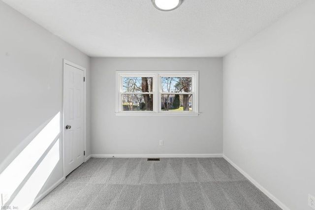 18 Fort Worth ST, Hampton, VA 23669