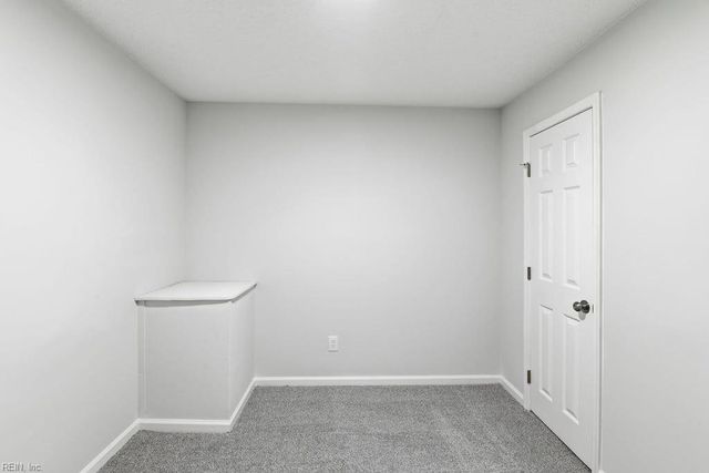 18 Fort Worth ST, Hampton, VA 23669