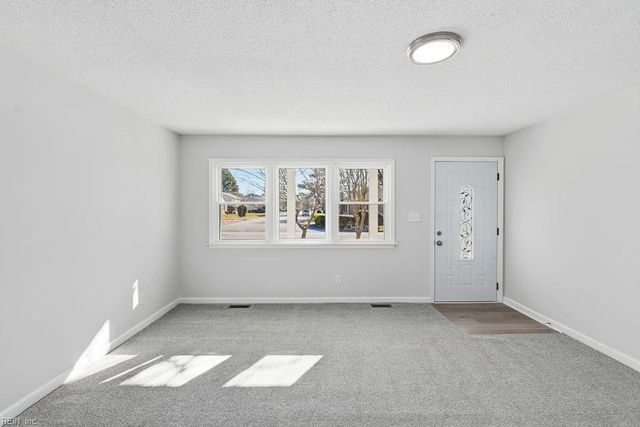 18 Fort Worth ST, Hampton, VA 23669