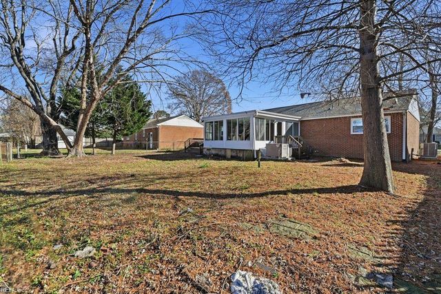 18 Fort Worth ST, Hampton, VA 23669