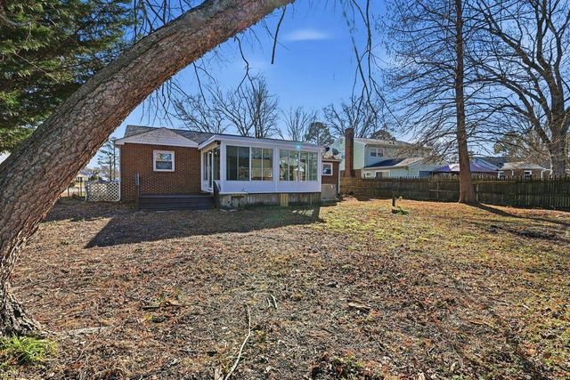 18 Fort Worth ST, Hampton, VA 23669