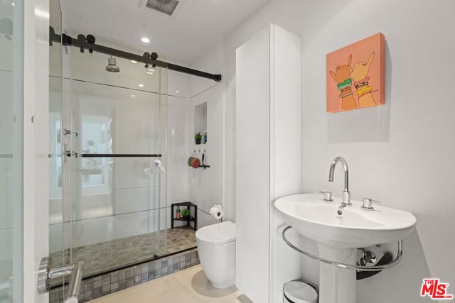 2385 Roscomare Road F10, Los Angeles, CA 90077