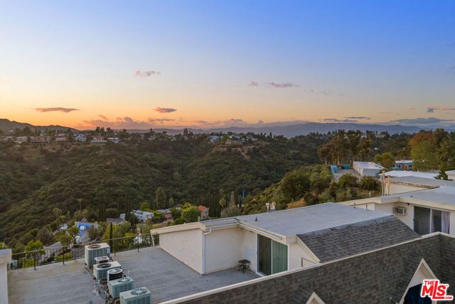2385 Roscomare Road F10, Los Angeles, CA 90077