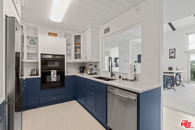 2385 Roscomare Road F10, Los Angeles, CA 90077