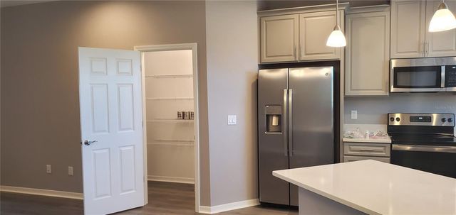 29821 SOUTHWELL LANE, Wesley Chapel, FL 33543