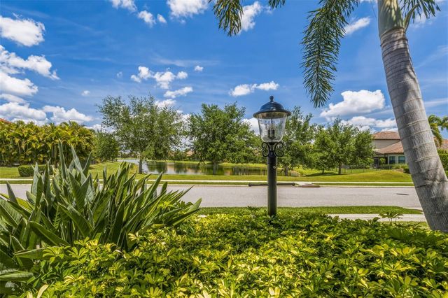 5632 GOODPASTURE GLEN, Bradenton, FL 34211