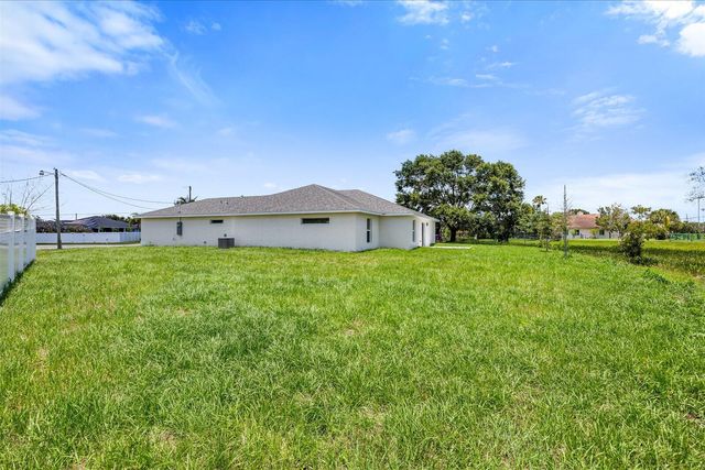 5315 NW Nail Court, Port St. Lucie, FL 34986