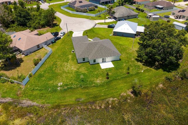 5315 NW Nail Court, Port St. Lucie, FL 34986