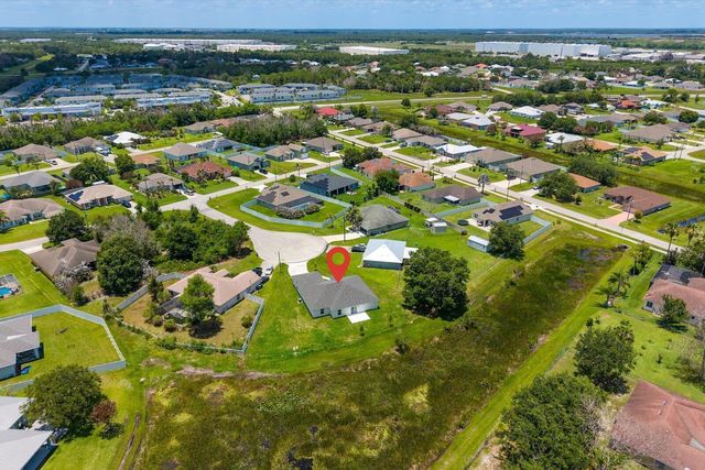 5315 NW Nail Court, Port St. Lucie, FL 34986