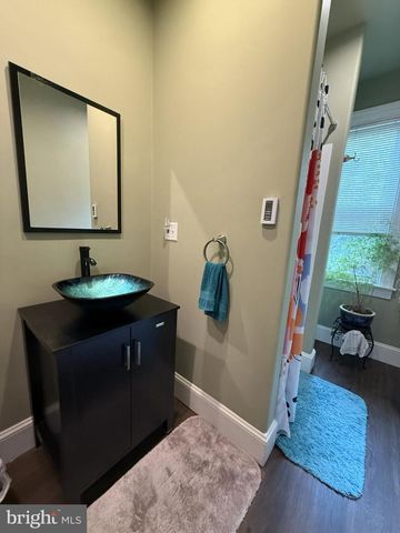 145 E CHESTNUT ST, Lancaster, PA 17602