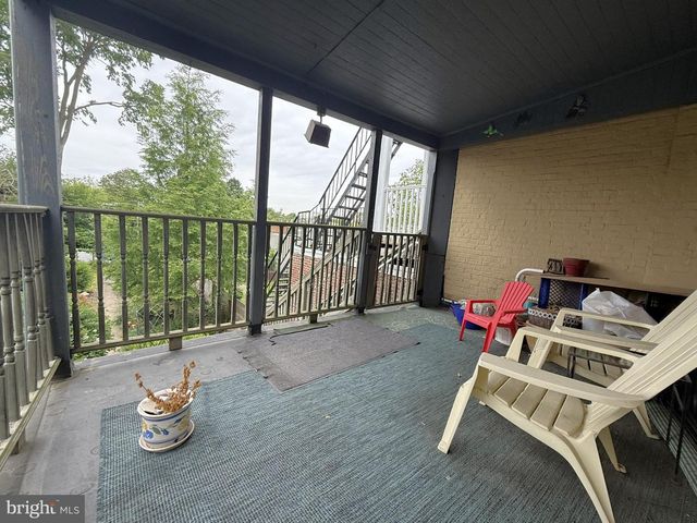 145 E CHESTNUT ST, Lancaster, PA 17602