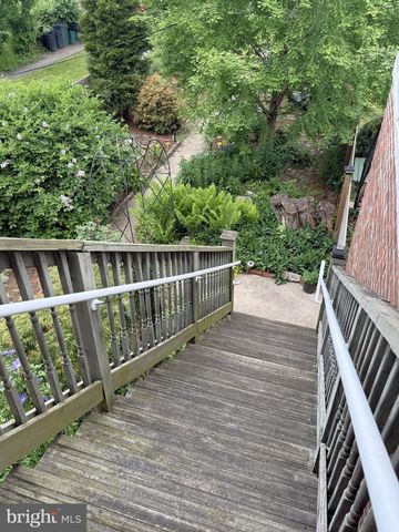 145 E CHESTNUT ST, Lancaster, PA 17602