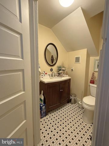 145 E CHESTNUT ST, Lancaster, PA 17602