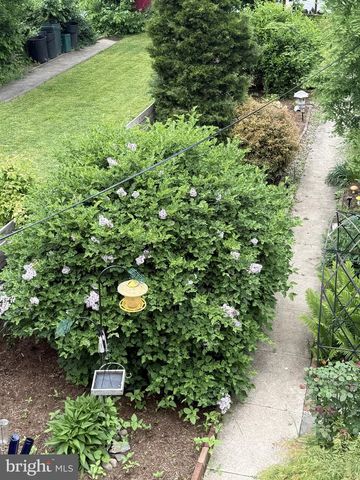 145 E CHESTNUT ST, Lancaster, PA 17602