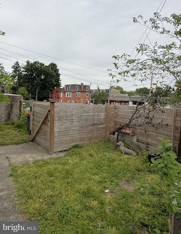 145 E CHESTNUT ST, Lancaster, PA 17602