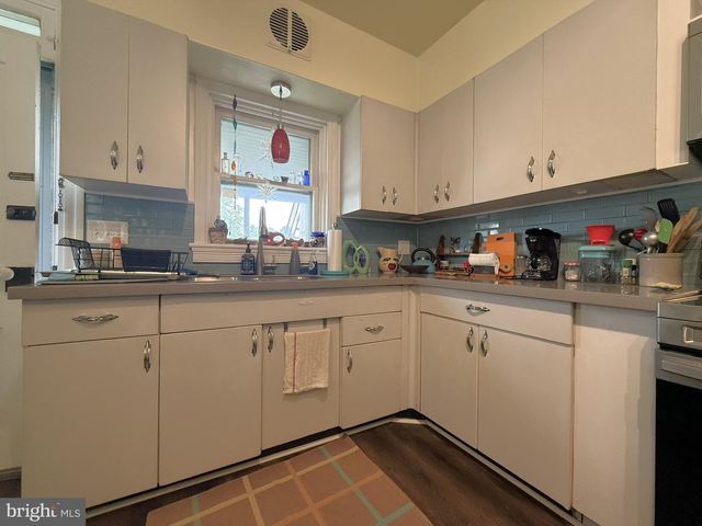 145 E CHESTNUT ST, Lancaster, PA 17602