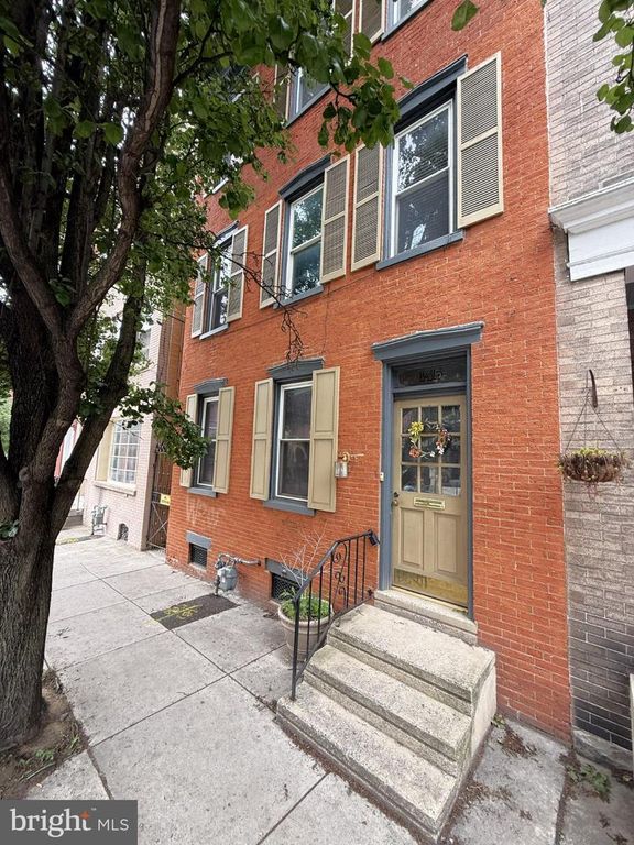 145 E CHESTNUT ST, Lancaster, PA 17602