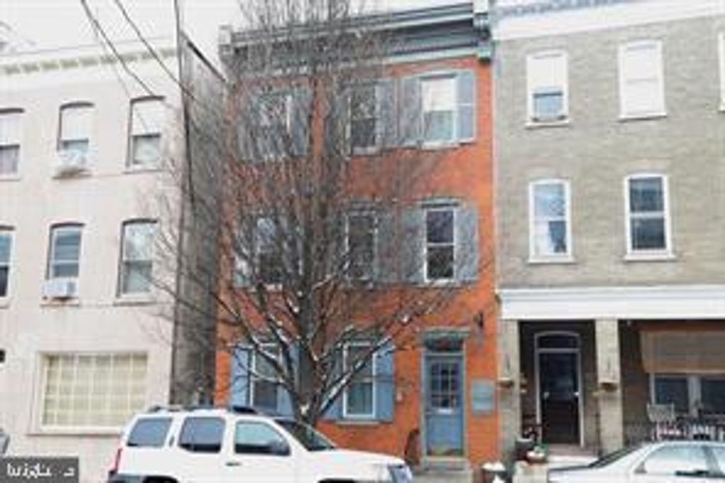 145 E CHESTNUT ST, Lancaster, PA 17602