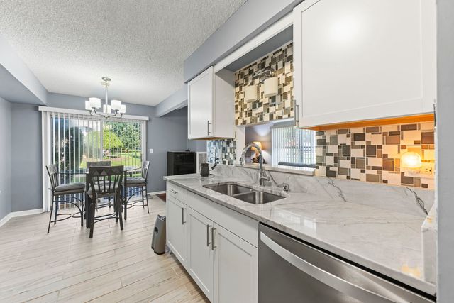 342 Redwing Drive, Bolingbrook, IL 60440