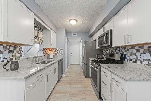342 Redwing Drive, Bolingbrook, IL 60440