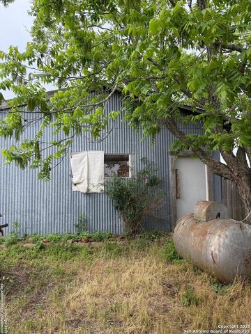 473 Lange Road, Seguin, TX 78155