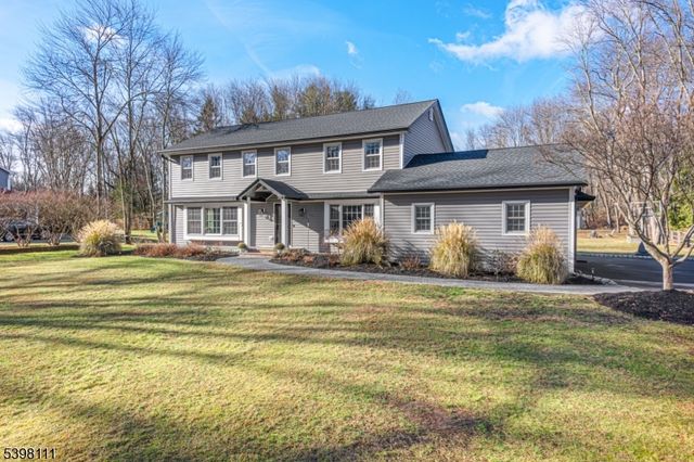 18 Dean Rd, Mendham Boro, NJ 07945